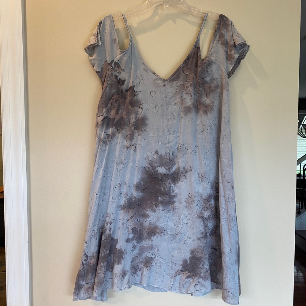 Moon & Sky Gray Cold Shoulder Dress